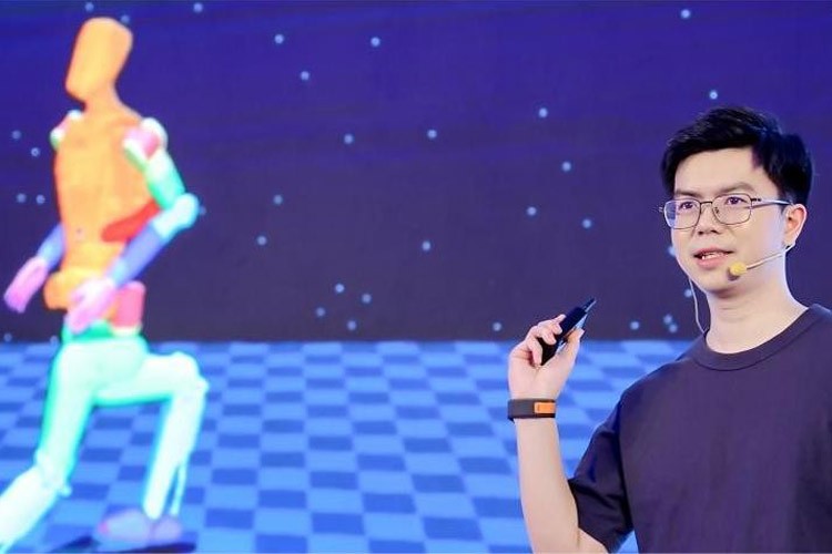 天才少年稚晖君半岛(bandao·中国)机器人走路进场！AI模型做大脑，目标售价20万以内