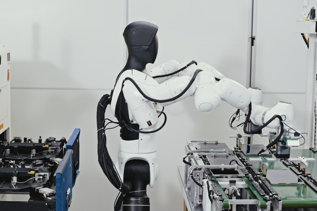 半岛(bandao·中国)机器人真机强化学习落地工业产线，开启具身智能规模化应用新阶段